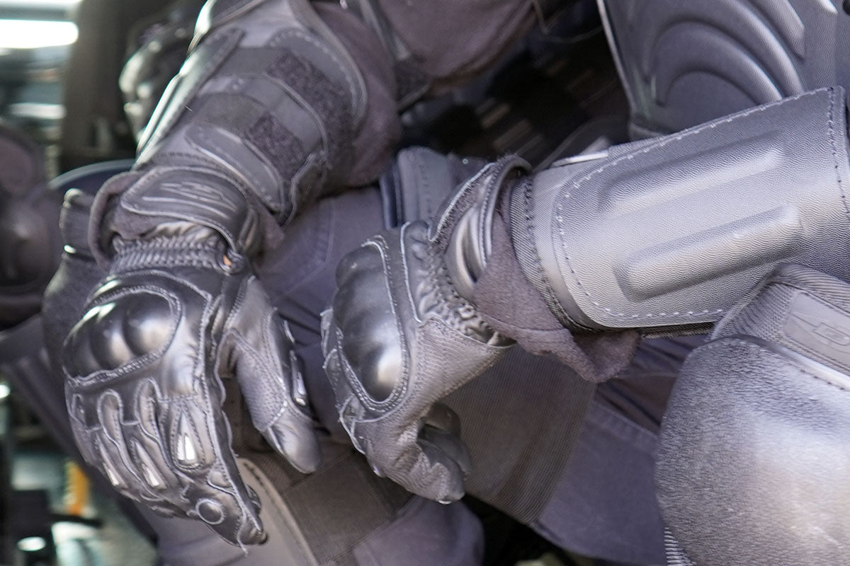 Vector Riot Control short cuff